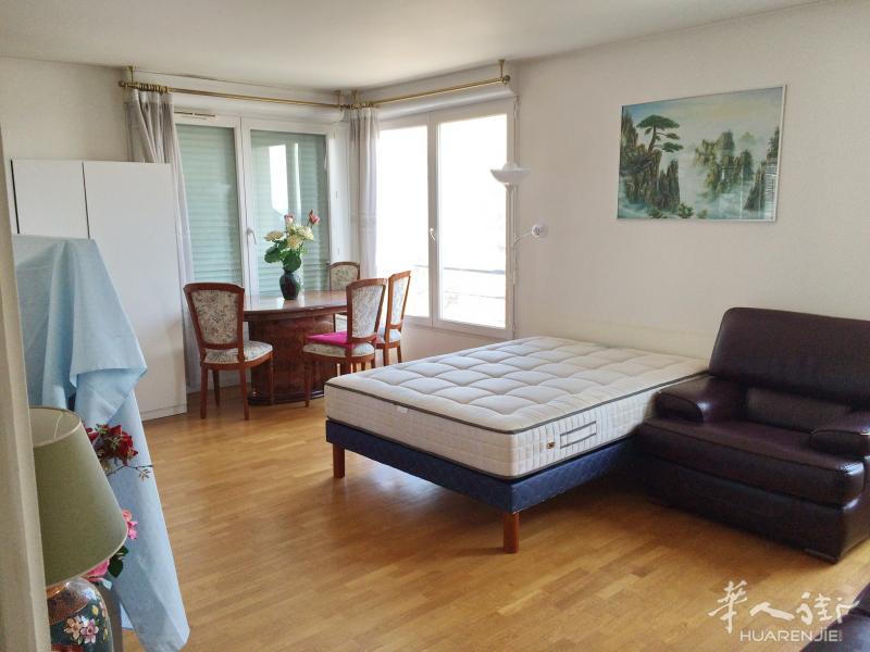 单间分租 Villejuif PVC 580€ 20m² 不用一分鐘即到地鐵站 限女性 无中介费