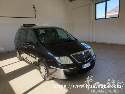 05年的Lancia Phedra