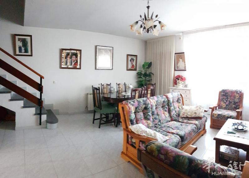 超实惠Numancia de la Sagra的联排别墅 182.000€