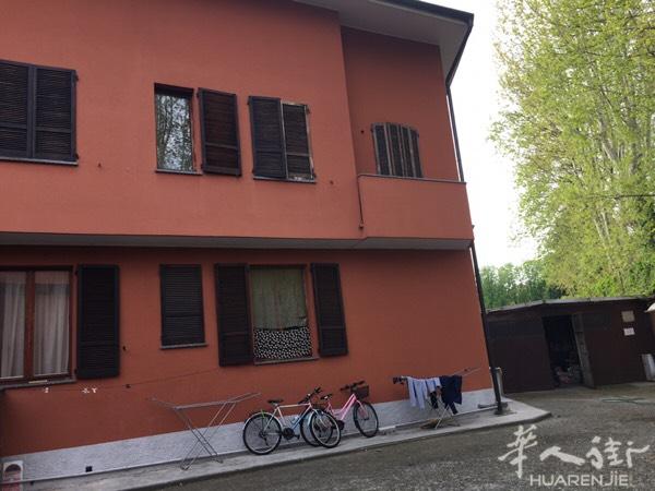 via padova  150号 左右，有房间出租