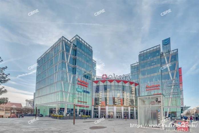 外卖店月管10 几万，94区外卖店靠近13区，黄金地段
