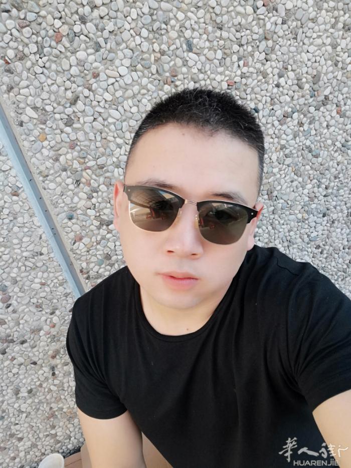 本人在普拉托4年，32岁身高179平常人，工作稳定，一个人在这边实在是够了，想找