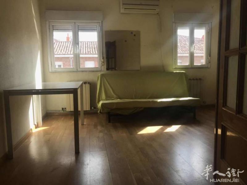 Oporto 2房1厅出售 近地铁口