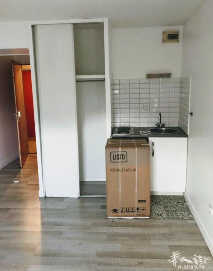 93区noisy le grand独立Studio21m² 快线A线站旁2分钟，到巴黎Nation15分钟, 近carrefaur大商场. 123000欧适合投资出租上手租客是680欧