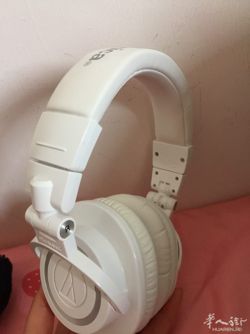 出售  Audio Technica Pro ATH-M50XWH專業監聽耳機，白色  9.5成新 ，刚买没用几次