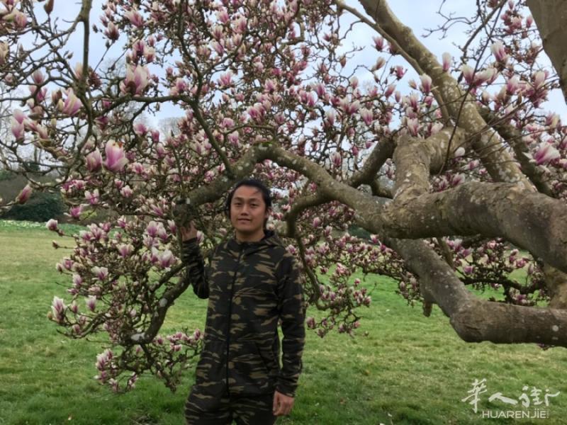 画家、想找一个外国女朋友结婚。