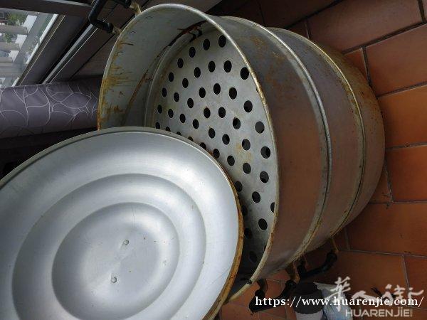 有直径45‘。大蒸锅让28欧自取。0663128947