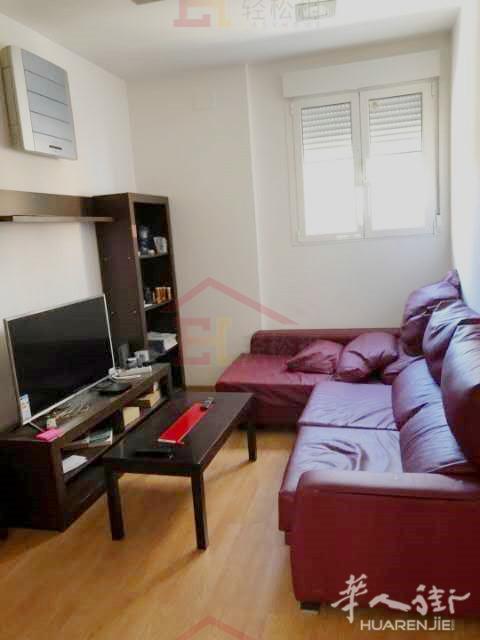 马德里 10号线Colonia jardín 两室一厅650欧 带空调