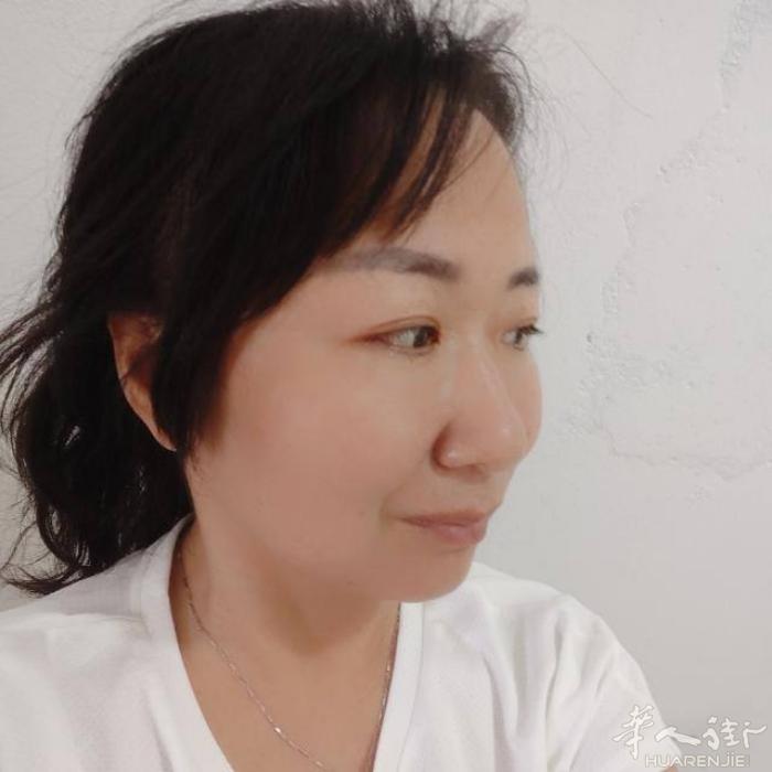 离异多年，在国外4年，目前在非洲工作，觅在国外工作单身男士，地域不限，微信:Y7