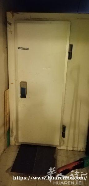 风箱和酒水双门冰箱，电子秤