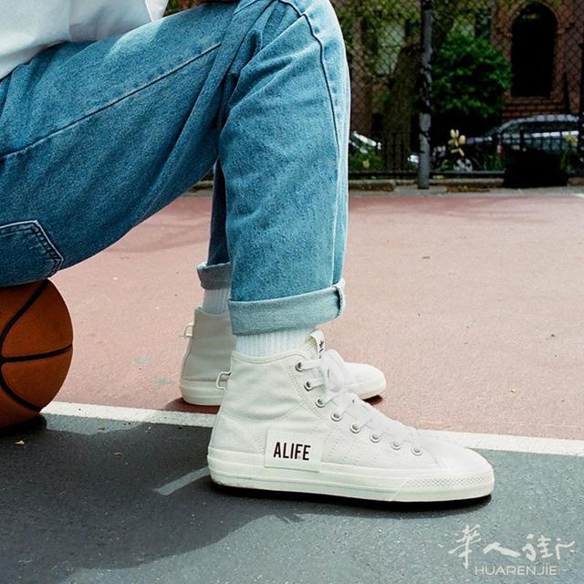 出售全新NIKE联名addidas限定鞋子