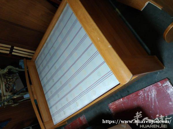 140✘190床垫床架让，两个拿免费送货“。
