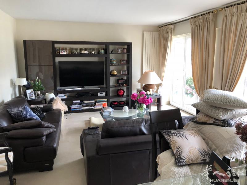 94区，Ivry-sur-Seine/13区，2房1厅，85m2