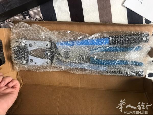15欧出两把工具🔧，全新！有兴趣者联系微信Ang
