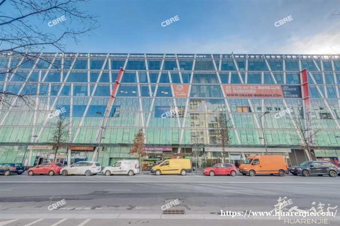 94区靠近13区Porte d’Italie 外卖店带小buffet麦当劳前面, 房租6500€/HT/HC 已经管9年多. 月管10-12个。