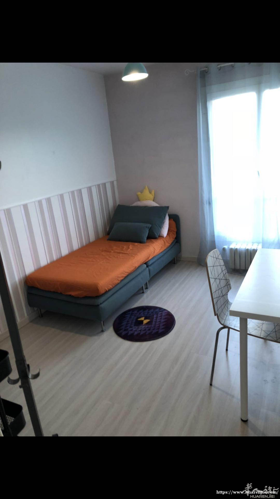 78塞纳河畔精装修三室分租