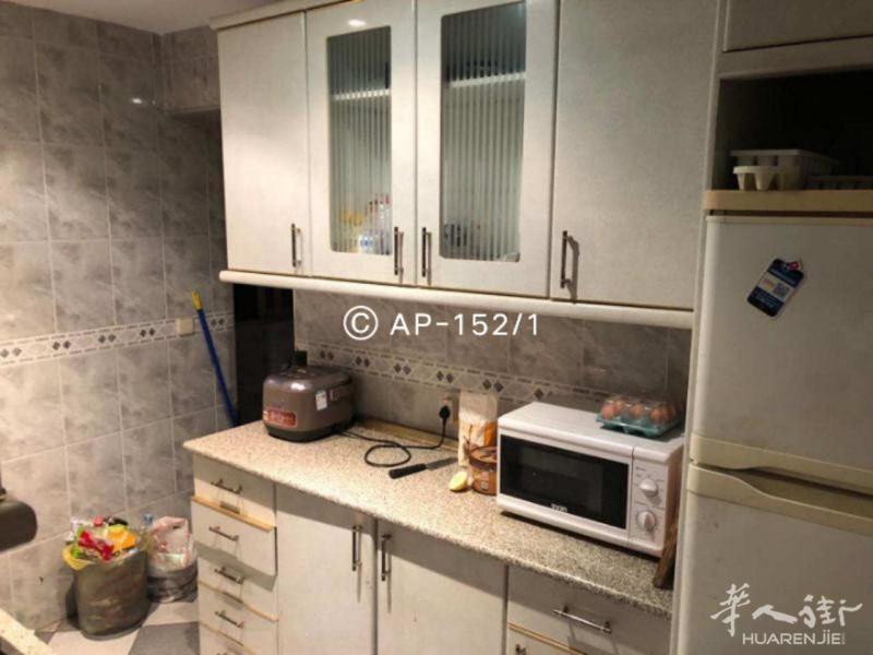 【马德里壹家房产出租AP-152/1】san fermin地铁站步行三分钟，三房一厅一卫