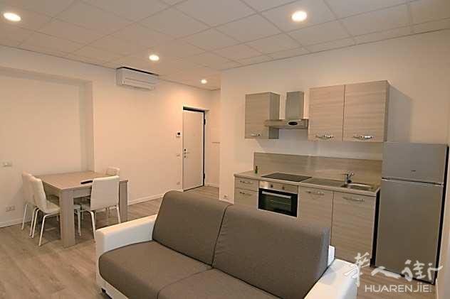 温馨装修精美的一室一厅公寓家具设施齐全,可住三人