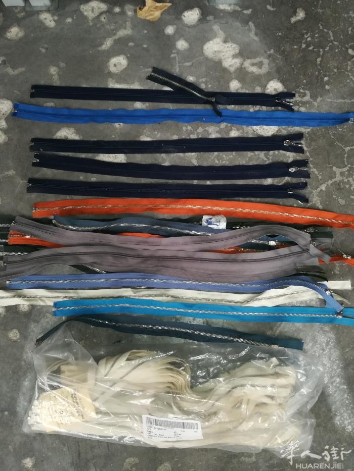 出售拉链 ykk 塑料拉链 铜拉链 各式拉链。  等 其他服装铺料 有10w条左
