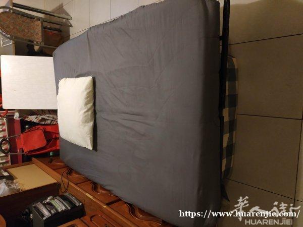 沙发床五十欧。0663128947