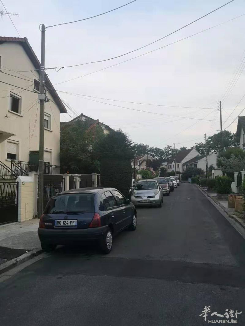 超大空间新装修好房即日出租，近地铁， 设施家具齐全，无中介无顶费。