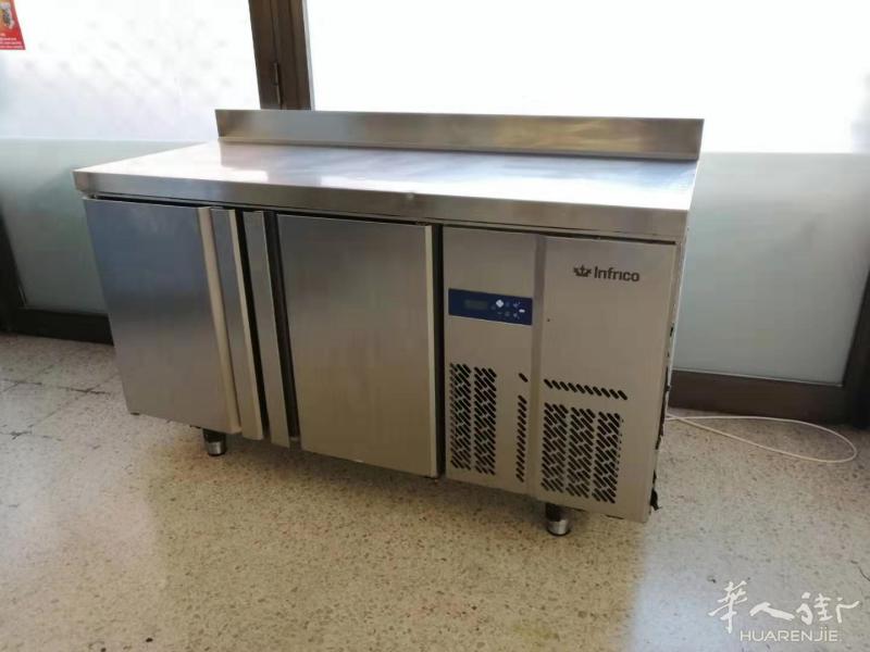 九成新INFRICO工作台冰箱