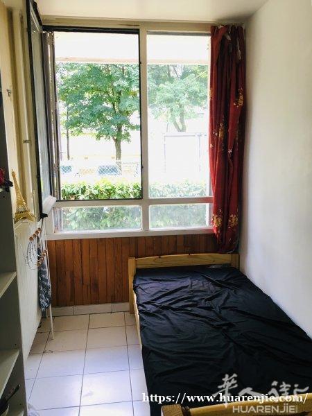 近13区出租一个房间310€