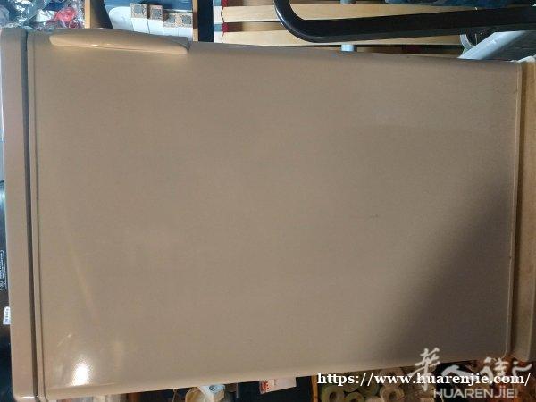 全新小冰箱出让69欧