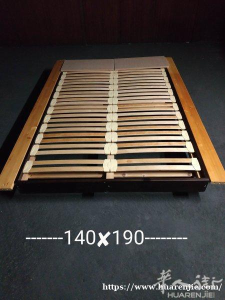 双人床架140✘190上好品质出让架一百二十元