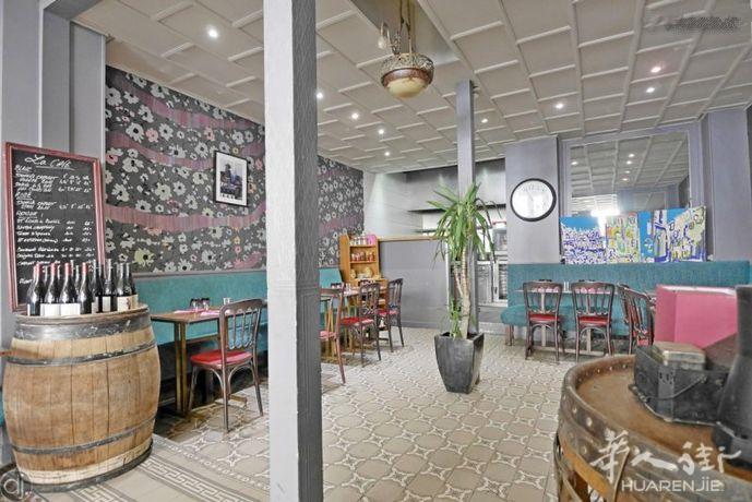 小巴黎18区,在蒙马特高地Montmatre,靠近la rue Ordener,持有四号酒牌的酒吧餐厅经营权转让(Fonds)