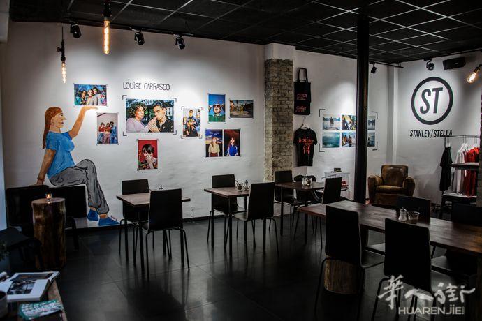 11区Sedaine快餐厅转让,店内环境舒适,具有文化气息,各项设备齐全,装修完善,无需多少投资,接手即可营业