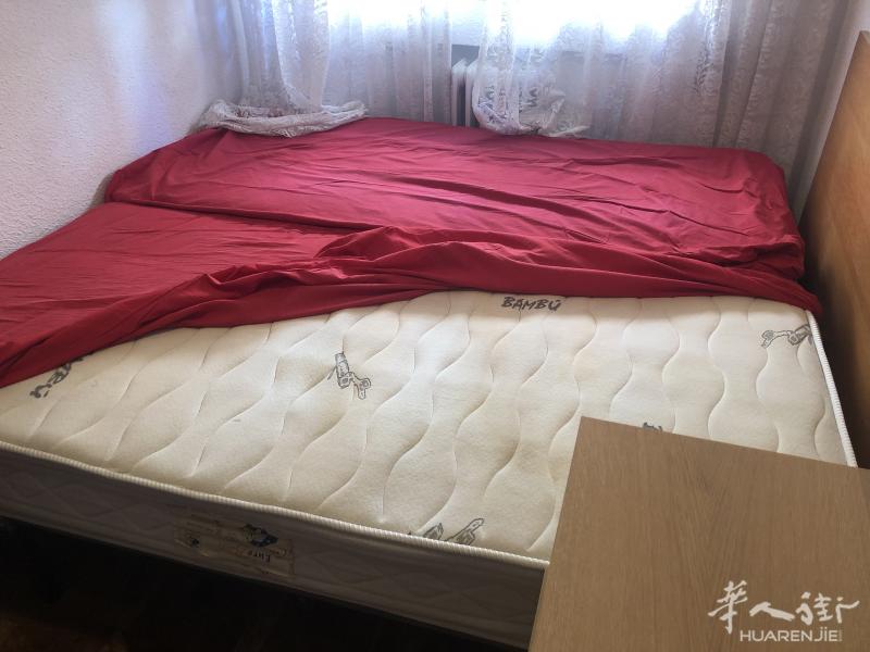 出二手床垫➕床架俩个100欧