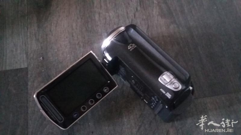 出售JVC数码摄像机，300G内存，用过一两次，几乎全新，150欧元