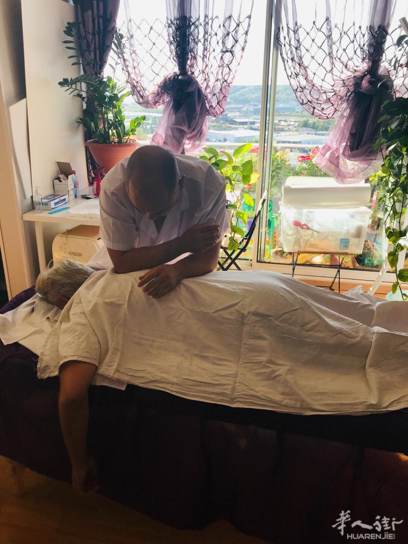 给大家推荐一位正宗的推拿正骨医生