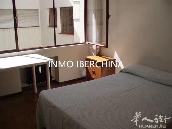 马德里市中心地铁2号线和4号线交汇站 SAN BE
