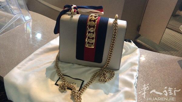 出一个二手gucci海军包 原价1790€ 这款每