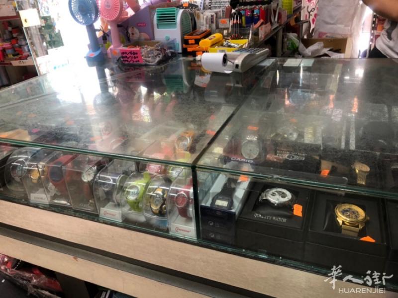求购玻璃展示柜，大约宽63长140左右