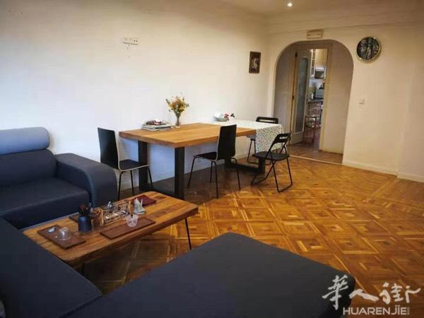 estrecho一号线地铁口两分钟距离，具体cua