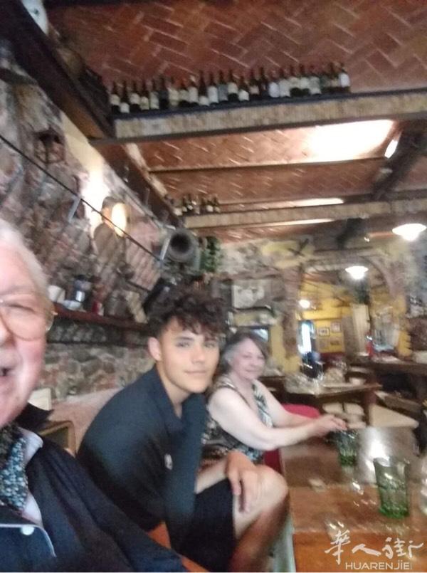 Bar Brutto Anatroccolo 
V