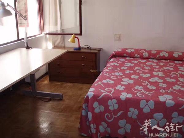 市中心地铁2号线和4号线交汇站 SAN BERNA