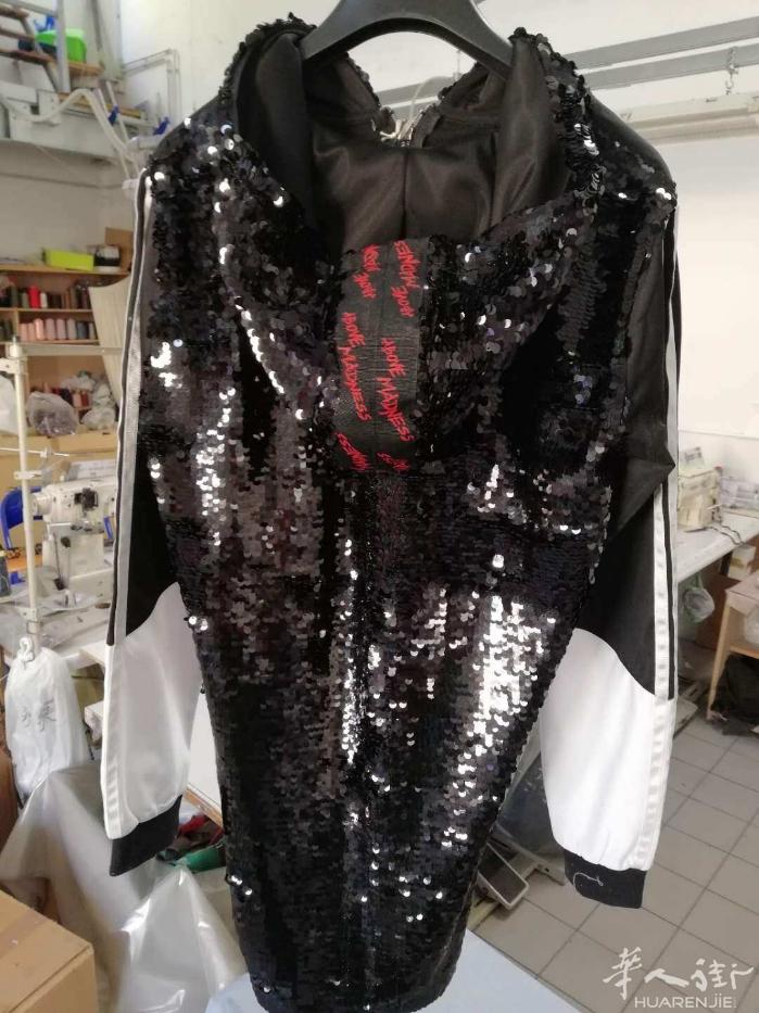 1本人有一台3600，note550。做珠片，做厚的衣服做，可以。两台1000，