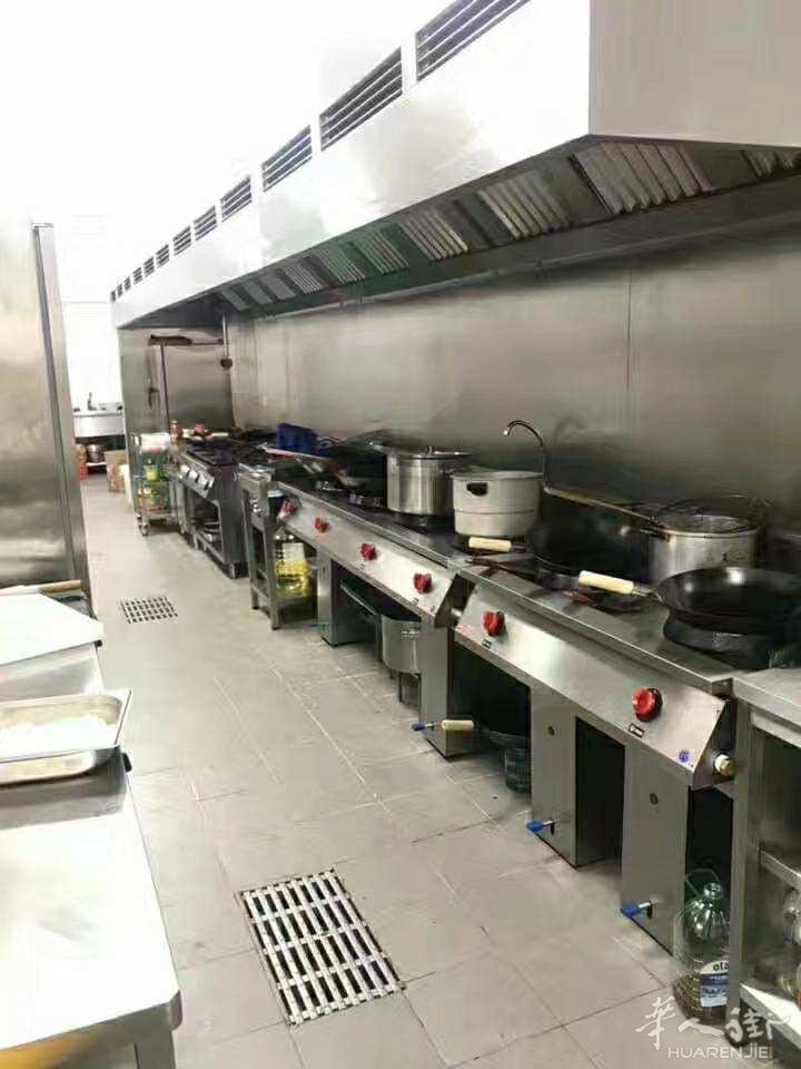 新东方餐饮设备集团承接厨房整体安装工程,烟囱安装,酒吧设备出售等