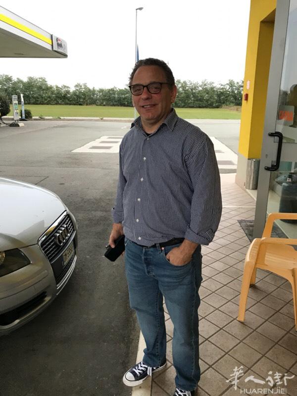 意大利人42找一年纪差不多中国女性电话389783