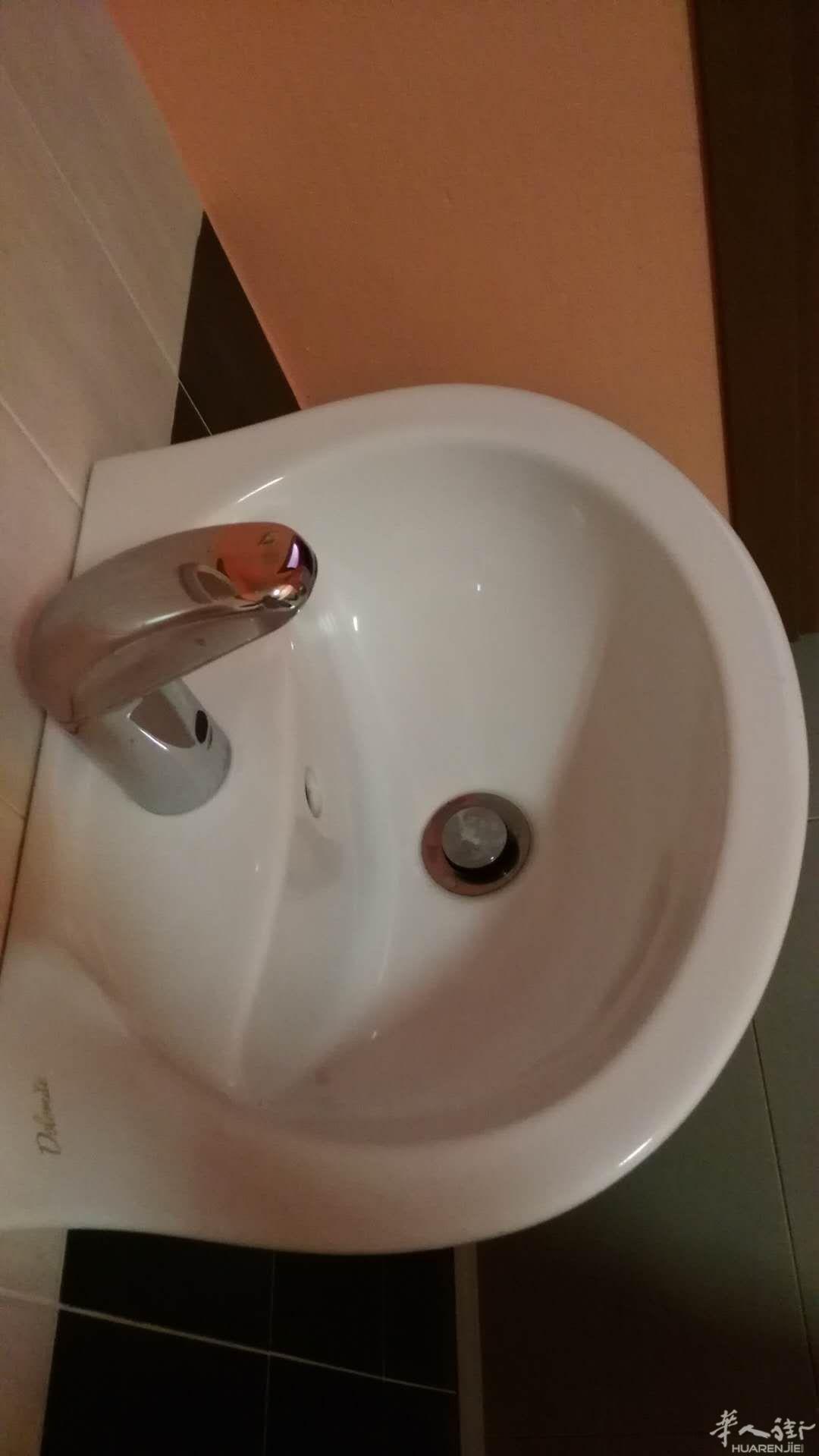 出售一个洗手台