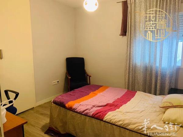 🏠五号线Urgel，地铁口3分钟，直达市中心，d