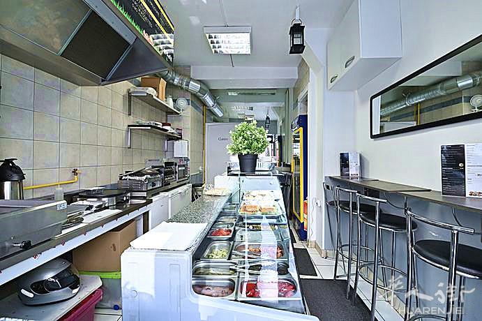 小巴黎5区旺铺熟食店转让,带烟囱可炒菜。适合创业,夫妻经营。