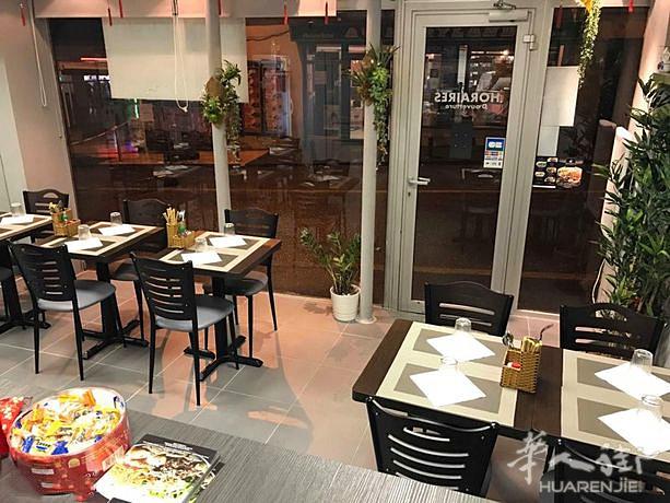 35平快餐店转让，靠近办公区和大学，还会有大量游客光顾。