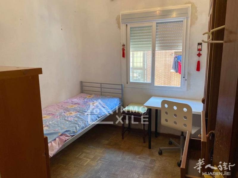 6号线Puerta del angel 三室一厅出租