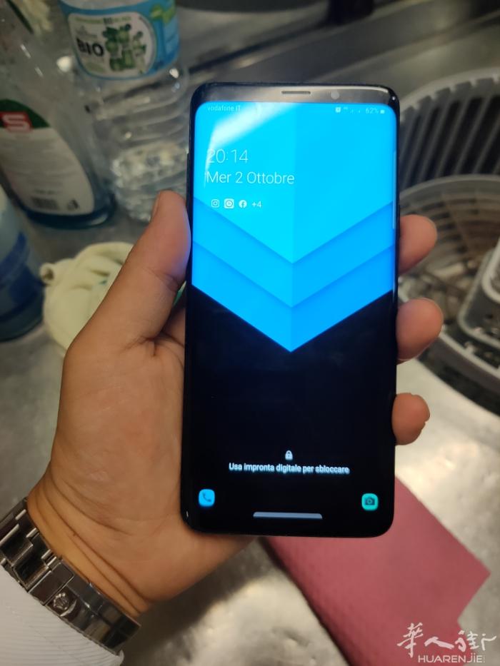 出售三星s9 plus 256gb 双卡双待。无划痕!价格400  9.5成新