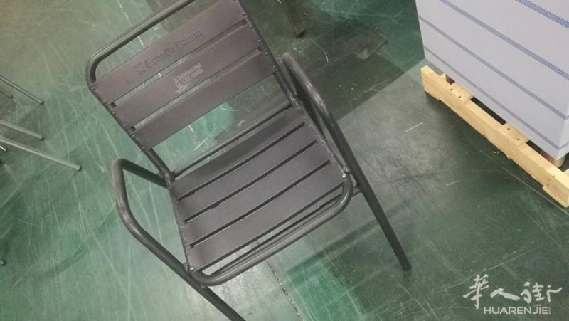 便宜出售全新terraza椅子
